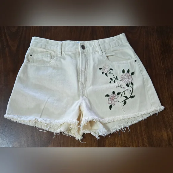 Zara Basic Embroidered Denim Shorts Z1975 Size 04 - Picture 2 of 9